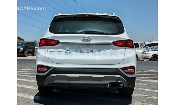 Sayi Imported Hyundai Santa Fe White Mota in Import - Dubai a Ashanti Sayi Imported Hyundai Santa Fe White Mota in Import - Dubai a Ashanti