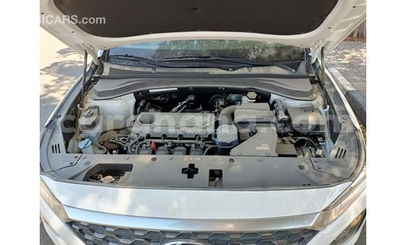 Sayi Imported Hyundai Santa Fe White Mota in Import - Dubai a Ashanti Sayi Imported Hyundai Santa Fe White Mota in Import - Dubai a Ashanti