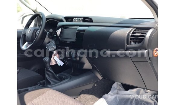 Ra Imported Toyota Hilux funfun Ọkọ̀ in Import - Dubai ni Ashanti Ra Imported Toyota Hilux funfun Ọkọ̀ in Import - Dubai ni Ashanti