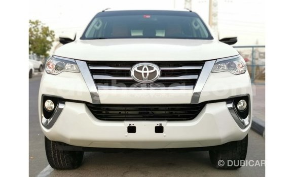 Sayi Imported Toyota Fortuner White Mota in Import - Dubai a Ashanti Sayi Imported Toyota Fortuner White Mota in Import - Dubai a Ashanti