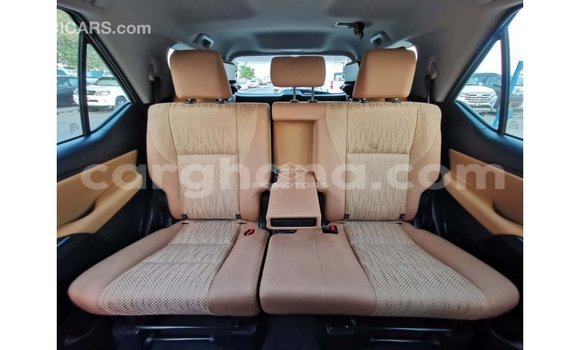 Sayi Imported Toyota Fortuner White Mota in Import - Dubai a Ashanti Sayi Imported Toyota Fortuner White Mota in Import - Dubai a Ashanti