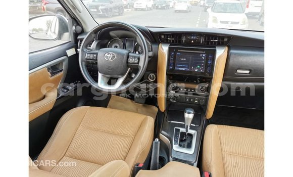 Sayi Imported Toyota Fortuner White Mota in Import - Dubai a Ashanti Sayi Imported Toyota Fortuner White Mota in Import - Dubai a Ashanti