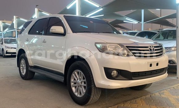 Ra Imported Toyota Fortuner funfun Ọkọ̀ in Import - Dubai ni Ashanti Ra Imported Toyota Fortuner funfun Ọkọ̀ in Import - Dubai ni Ashanti