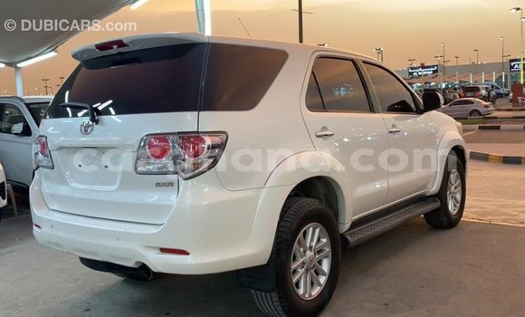 Ra Imported Toyota Fortuner funfun Ọkọ̀ in Import - Dubai ni Ashanti Ra Imported Toyota Fortuner funfun Ọkọ̀ in Import - Dubai ni Ashanti