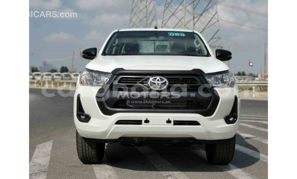 Sayi Imported Toyota Hilux White Mota in Import - Dubai a Ashanti Sayi Imported Toyota Hilux White Mota in Import - Dubai a Ashanti
