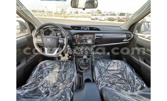 Sayi Imported Toyota Hilux White Mota in Import - Dubai a Ashanti Sayi Imported Toyota Hilux White Mota in Import - Dubai a Ashanti