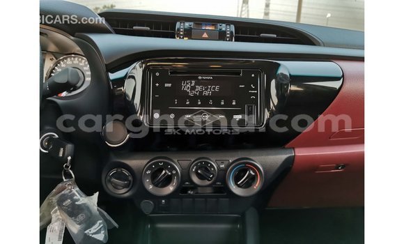 Sayi Imported Toyota Hilux White Mota in Import - Dubai a Ashanti Sayi Imported Toyota Hilux White Mota in Import - Dubai a Ashanti