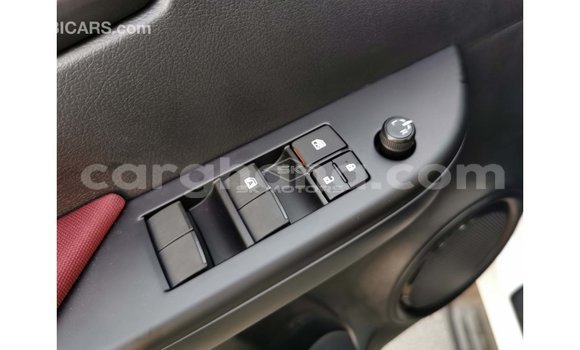 Sayi Imported Toyota Hilux White Mota in Import - Dubai a Ashanti Sayi Imported Toyota Hilux White Mota in Import - Dubai a Ashanti