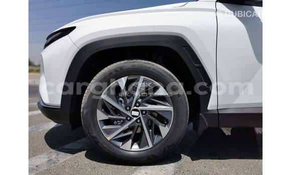 Sayi Imported Hyundai Tucson White Mota in Import - Dubai a Ashanti Sayi Imported Hyundai Tucson White Mota in Import - Dubai a Ashanti