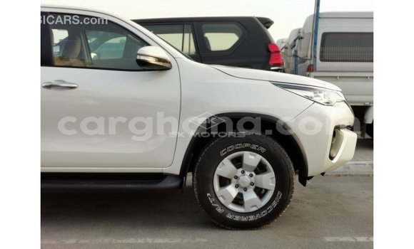 Buy Import Toyota Fortuner White Car in Import - Dubai in Ashanti Buy Import Toyota Fortuner White Car in Import - Dubai in Ashanti