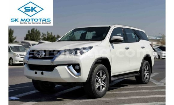 Ra Imported Toyota Fortuner funfun Ọkọ̀ in Import - Dubai ni Ashanti Ra Imported Toyota Fortuner funfun Ọkọ̀ in Import - Dubai ni Ashanti
