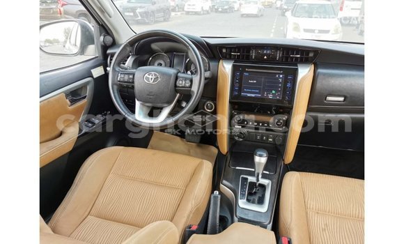 Ra Imported Toyota Fortuner funfun Ọkọ̀ in Import - Dubai ni Ashanti Ra Imported Toyota Fortuner funfun Ọkọ̀ in Import - Dubai ni Ashanti