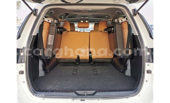 Buy Import Toyota Fortuner White Car in Import - Dubai in Ashanti Buy Import Toyota Fortuner White Car in Import - Dubai in Ashanti