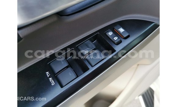 Ra Imported Toyota Land Cruiser funfun Ọkọ̀ in Import - Dubai ni Ashanti Ra Imported Toyota Land Cruiser funfun Ọkọ̀ in Import - Dubai ni Ashanti