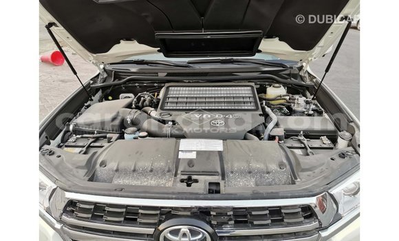 Ra Imported Toyota Land Cruiser funfun Ọkọ̀ in Import - Dubai ni Ashanti Ra Imported Toyota Land Cruiser funfun Ọkọ̀ in Import - Dubai ni Ashanti