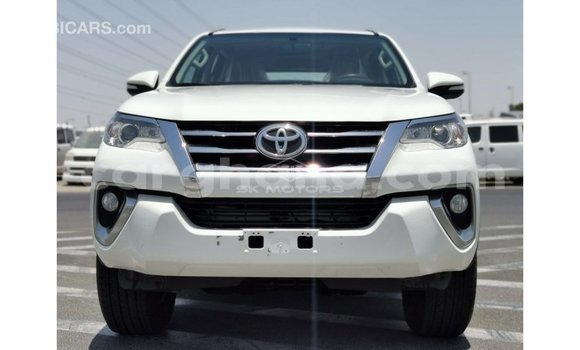 Sayi Imported Toyota Fortuner White Mota in Import - Dubai a Ashanti Sayi Imported Toyota Fortuner White Mota in Import - Dubai a Ashanti