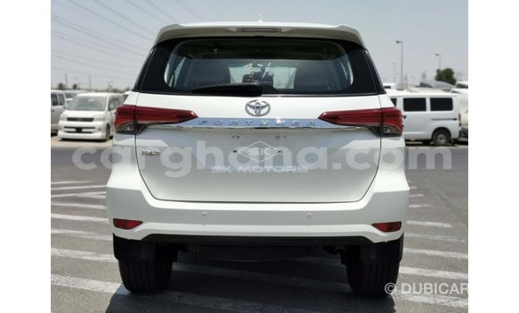 Sayi Imported Toyota Fortuner White Mota in Import - Dubai a Ashanti Sayi Imported Toyota Fortuner White Mota in Import - Dubai a Ashanti