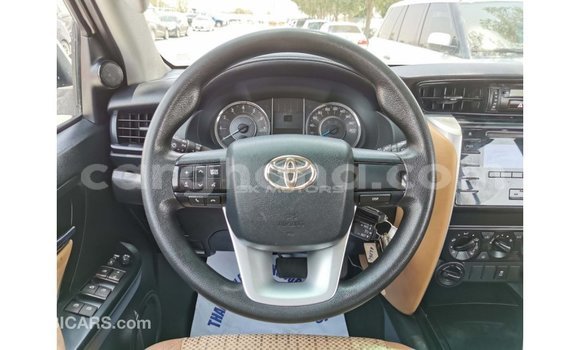 Sayi Imported Toyota Fortuner White Mota in Import - Dubai a Ashanti Sayi Imported Toyota Fortuner White Mota in Import - Dubai a Ashanti