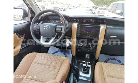Sayi Imported Toyota Fortuner White Mota in Import - Dubai a Ashanti Sayi Imported Toyota Fortuner White Mota in Import - Dubai a Ashanti