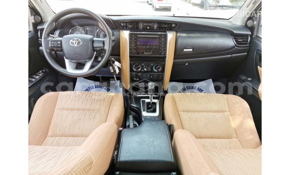 Sayi Imported Toyota Fortuner White Mota in Import - Dubai a Ashanti Sayi Imported Toyota Fortuner White Mota in Import - Dubai a Ashanti