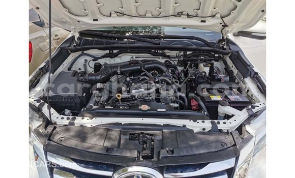 Sayi Imported Toyota Fortuner White Mota in Import - Dubai a Ashanti Sayi Imported Toyota Fortuner White Mota in Import - Dubai a Ashanti