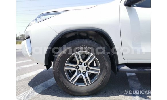Sayi Imported Toyota Fortuner White Mota in Import - Dubai a Ashanti Sayi Imported Toyota Fortuner White Mota in Import - Dubai a Ashanti