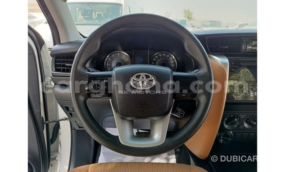 Sayi Imported Toyota Fortuner White Mota in Import - Dubai a Ashanti Sayi Imported Toyota Fortuner White Mota in Import - Dubai a Ashanti