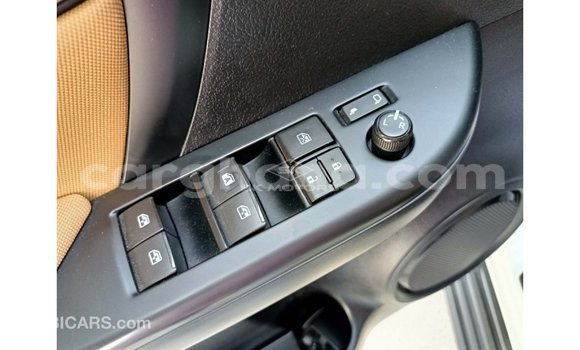 Sayi Imported Toyota Fortuner White Mota in Import - Dubai a Ashanti Sayi Imported Toyota Fortuner White Mota in Import - Dubai a Ashanti