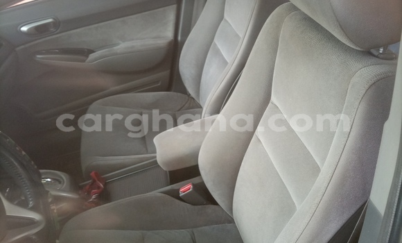 Ra Àlòkù Honda Civic Silver Ọkọ̀ in Juaso ni Ashanti