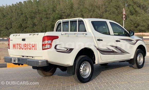 Sayi Imported Mitsubishi L200 White Mota in Import - Dubai a Ashanti Sayi Imported Mitsubishi L200 White Mota in Import - Dubai a Ashanti