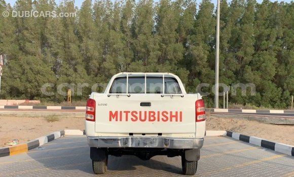 Sayi Imported Mitsubishi L200 White Mota in Import - Dubai a Ashanti Sayi Imported Mitsubishi L200 White Mota in Import - Dubai a Ashanti