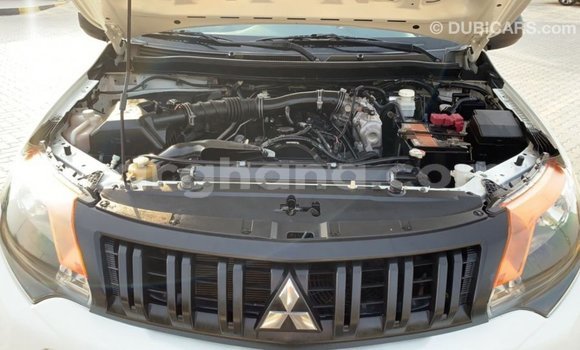 Sayi Imported Mitsubishi L200 White Mota in Import - Dubai a Ashanti Sayi Imported Mitsubishi L200 White Mota in Import - Dubai a Ashanti