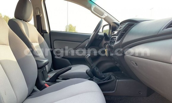 Sayi Imported Mitsubishi L200 White Mota in Import - Dubai a Ashanti Sayi Imported Mitsubishi L200 White Mota in Import - Dubai a Ashanti
