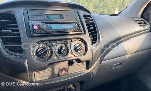 Sayi Imported Mitsubishi L200 White Mota in Import - Dubai a Ashanti Sayi Imported Mitsubishi L200 White Mota in Import - Dubai a Ashanti