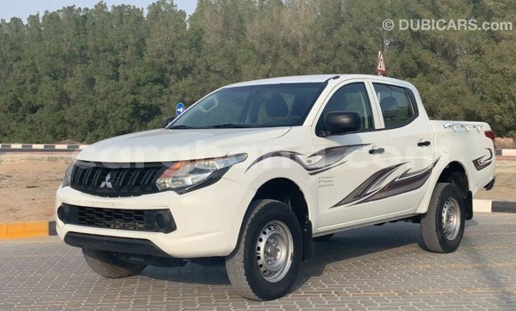 Sayi Imported Mitsubishi L200 White Mota in Import - Dubai a Ashanti Sayi Imported Mitsubishi L200 White Mota in Import - Dubai a Ashanti