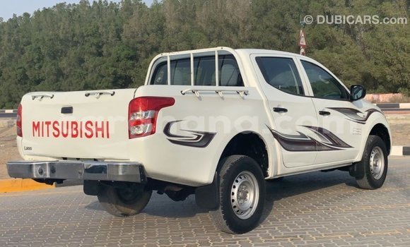 Sayi Imported Mitsubishi L200 White Mota in Import - Dubai a Ashanti Sayi Imported Mitsubishi L200 White Mota in Import - Dubai a Ashanti