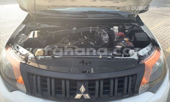 Sayi Imported Mitsubishi L200 White Mota in Import - Dubai a Ashanti Sayi Imported Mitsubishi L200 White Mota in Import - Dubai a Ashanti