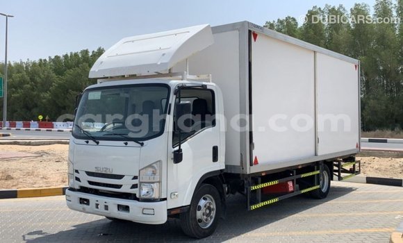 Sayi Imported Isuzu NPR White Babbar mota in Import - Dubai a Ashanti Sayi Imported Isuzu NPR White Babbar mota in Import - Dubai a Ashanti