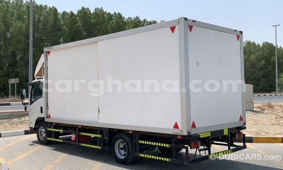 Sayi Imported Isuzu NPR White Babbar mota in Import - Dubai a Ashanti Sayi Imported Isuzu NPR White Babbar mota in Import - Dubai a Ashanti