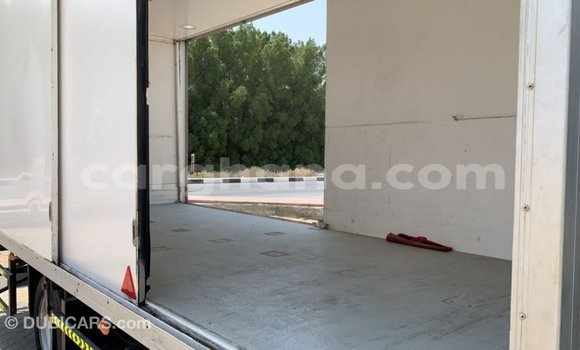 Sayi Imported Isuzu NPR White Babbar mota in Import - Dubai a Ashanti Sayi Imported Isuzu NPR White Babbar mota in Import - Dubai a Ashanti