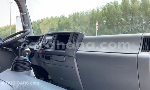 Sayi Imported Isuzu NPR White Babbar mota in Import - Dubai a Ashanti Sayi Imported Isuzu NPR White Babbar mota in Import - Dubai a Ashanti