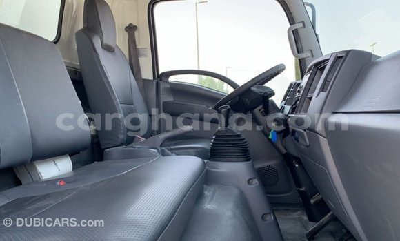 Sayi Imported Isuzu NPR White Babbar mota in Import - Dubai a Ashanti Sayi Imported Isuzu NPR White Babbar mota in Import - Dubai a Ashanti