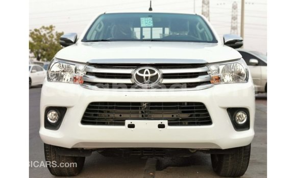 Ra Imported Toyota Hilux funfun Ọkọ̀ in Import - Dubai ni Ashanti Ra Imported Toyota Hilux funfun Ọkọ̀ in Import - Dubai ni Ashanti