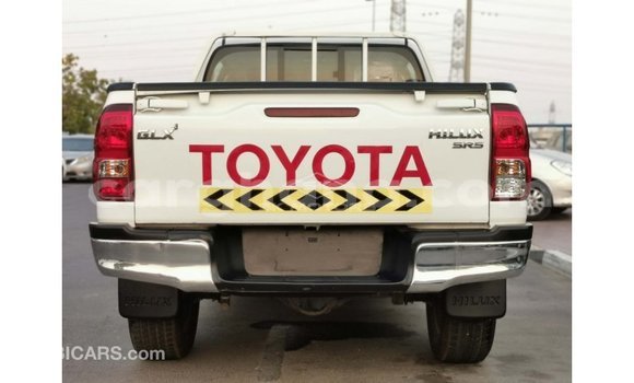 Ra Imported Toyota Hilux funfun Ọkọ̀ in Import - Dubai ni Ashanti Ra Imported Toyota Hilux funfun Ọkọ̀ in Import - Dubai ni Ashanti
