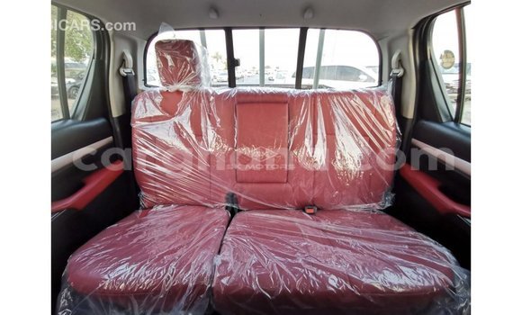 Ra Imported Toyota Hilux funfun Ọkọ̀ in Import - Dubai ni Ashanti Ra Imported Toyota Hilux funfun Ọkọ̀ in Import - Dubai ni Ashanti