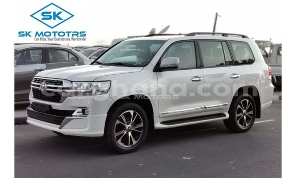Buy Import Toyota Land Cruiser White Car in Import - Dubai in Ashanti Buy Import Toyota Land Cruiser White Car in Import - Dubai in Ashanti