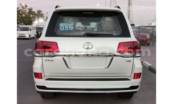 Buy Import Toyota Land Cruiser White Car in Import - Dubai in Ashanti Buy Import Toyota Land Cruiser White Car in Import - Dubai in Ashanti