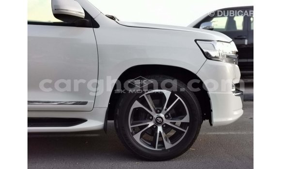 Buy Import Toyota Land Cruiser White Car in Import - Dubai in Ashanti Buy Import Toyota Land Cruiser White Car in Import - Dubai in Ashanti