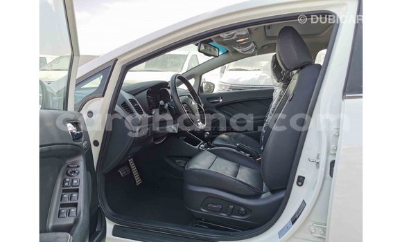 Sayi Imported Kia Cerato White Mota in Import - Dubai a Ashanti Sayi Imported Kia Cerato White Mota in Import - Dubai a Ashanti
