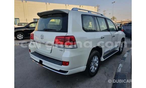 Sayi Imported Toyota Land Cruiser White Mota in Import - Dubai a Ashanti Sayi Imported Toyota Land Cruiser White Mota in Import - Dubai a Ashanti
